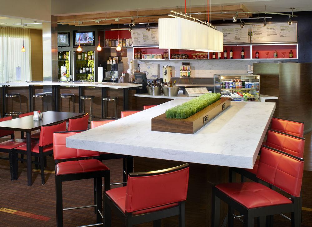 Courtyard By Marriott Indianapolis Airport Hotell Exteriör bild