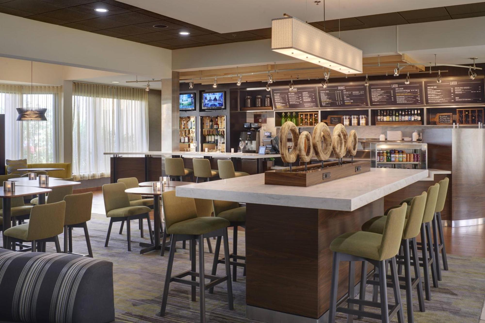 Courtyard By Marriott Indianapolis Airport Hotell Exteriör bild