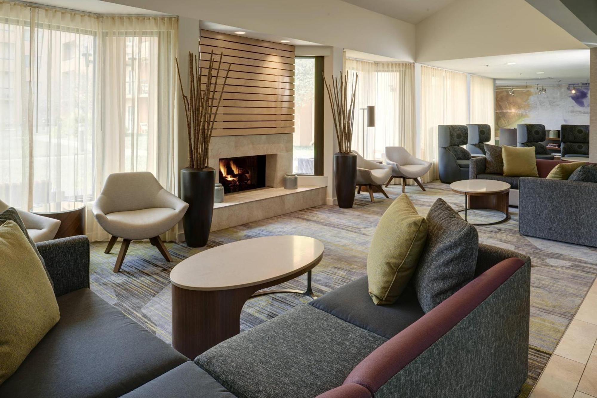 Courtyard By Marriott Indianapolis Airport Hotell Exteriör bild