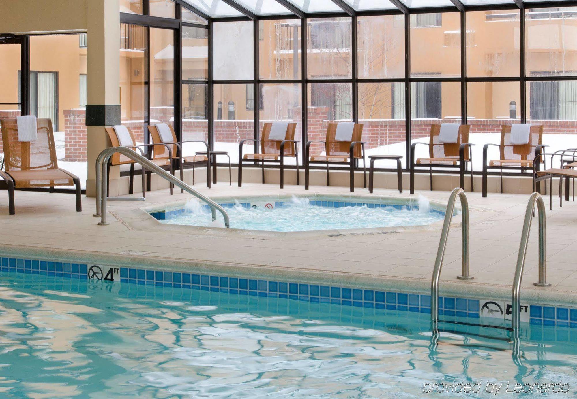 Courtyard By Marriott Indianapolis Airport Hotell Exteriör bild