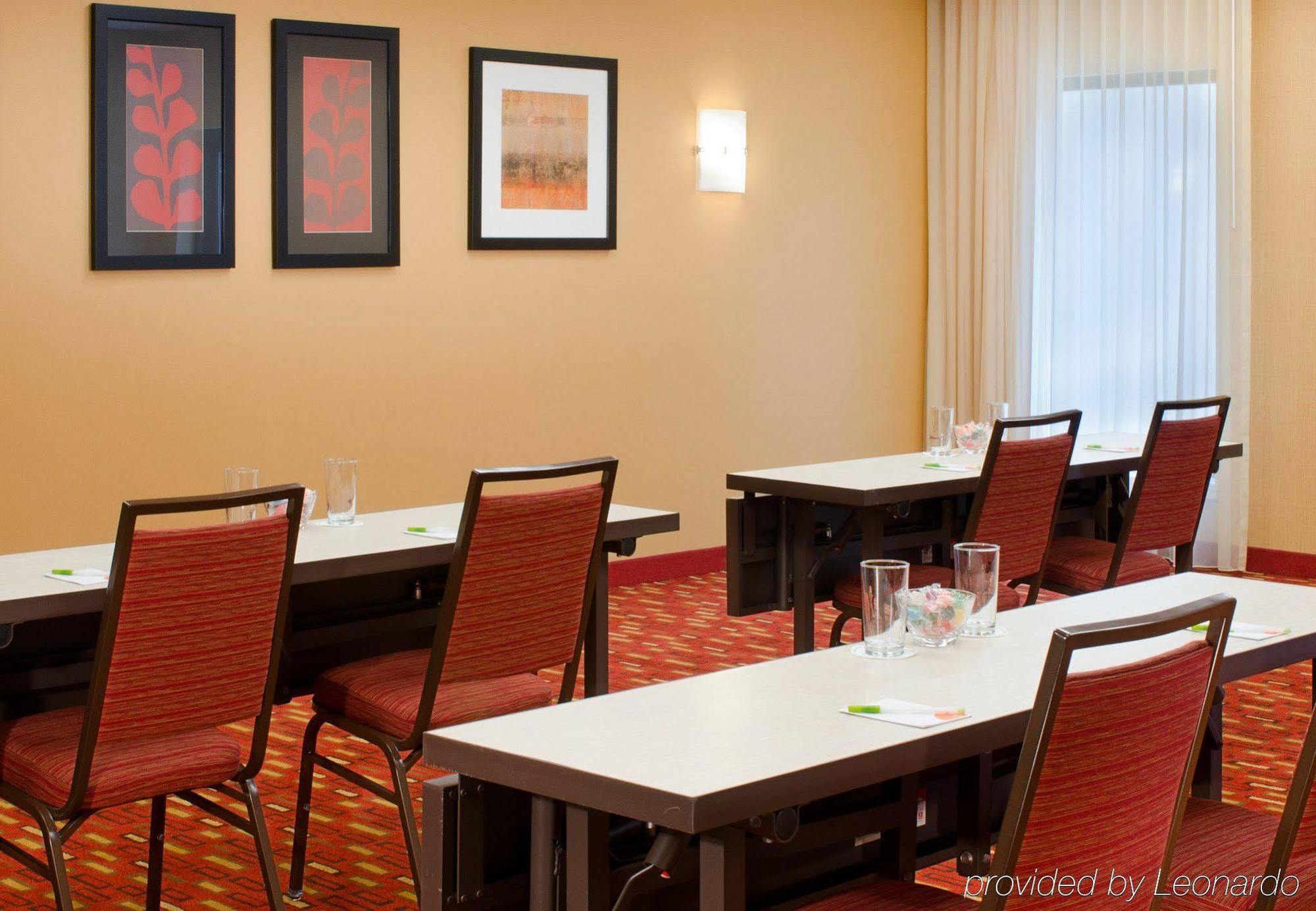 Courtyard By Marriott Indianapolis Airport Hotell Exteriör bild