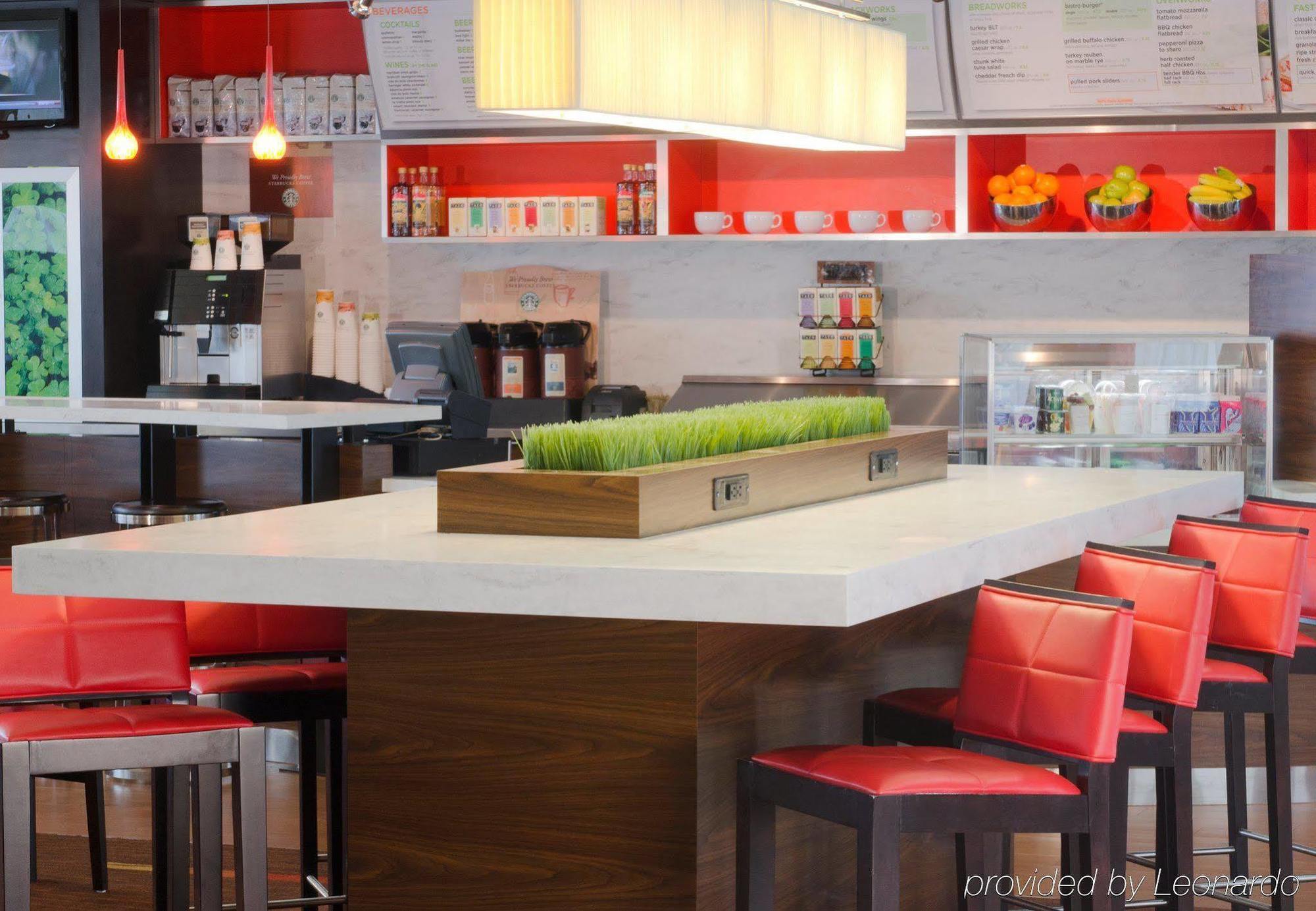 Courtyard By Marriott Indianapolis Airport Hotell Exteriör bild