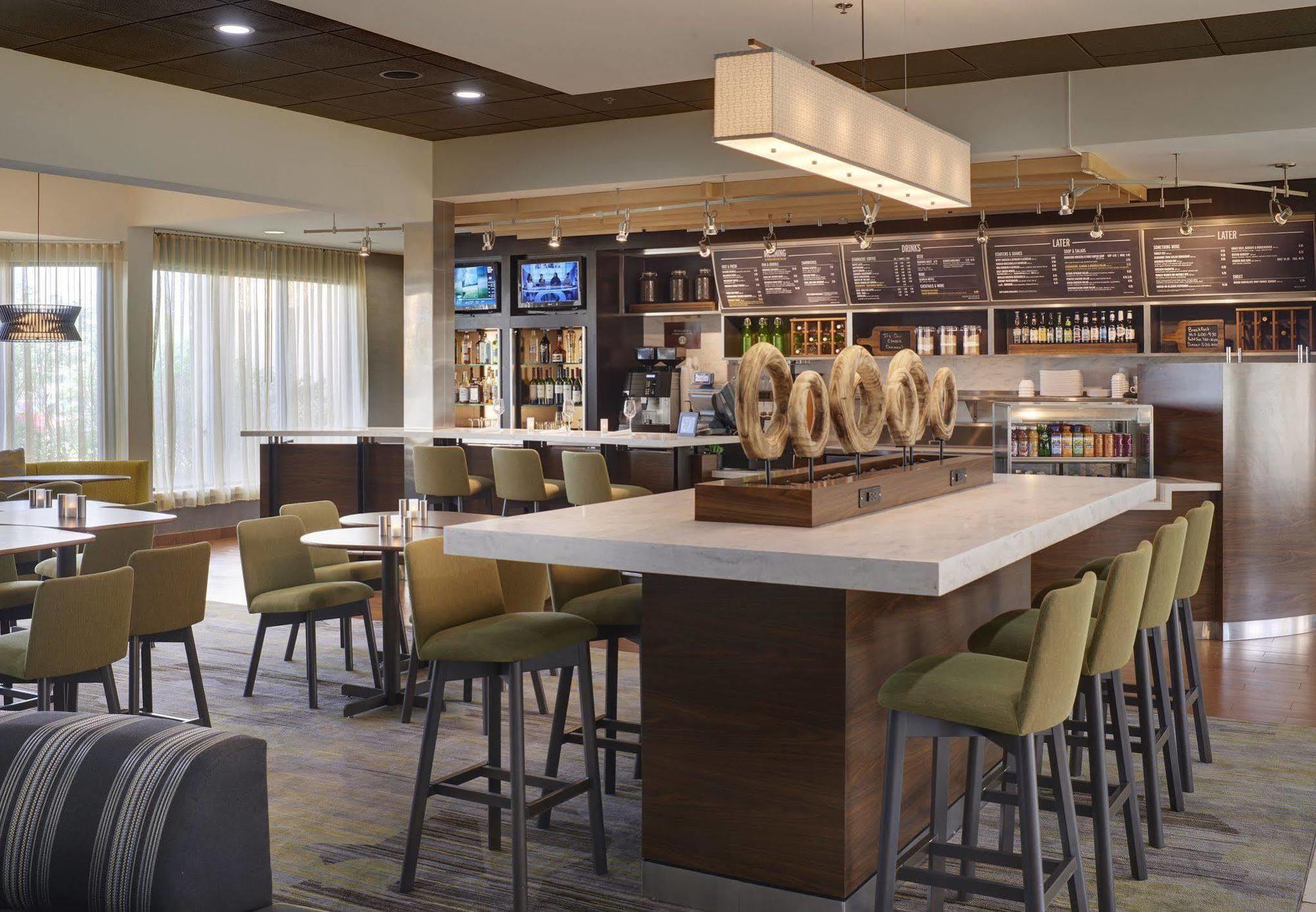 Courtyard By Marriott Indianapolis Airport Hotell Exteriör bild