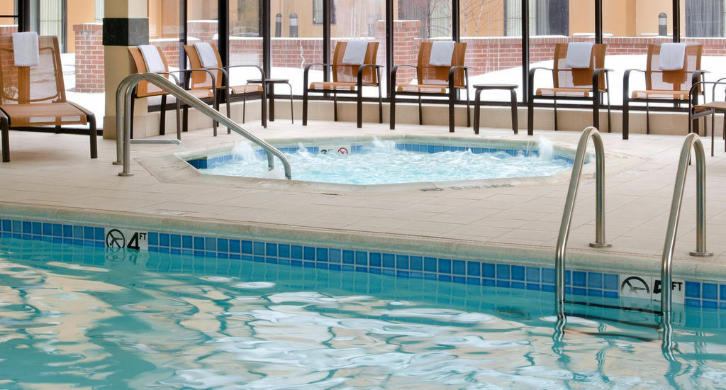 Courtyard By Marriott Indianapolis Airport Hotell Exteriör bild