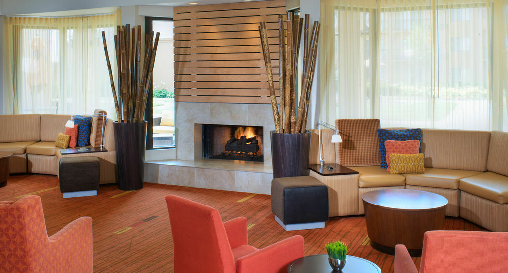 Courtyard By Marriott Indianapolis Airport Hotell Exteriör bild