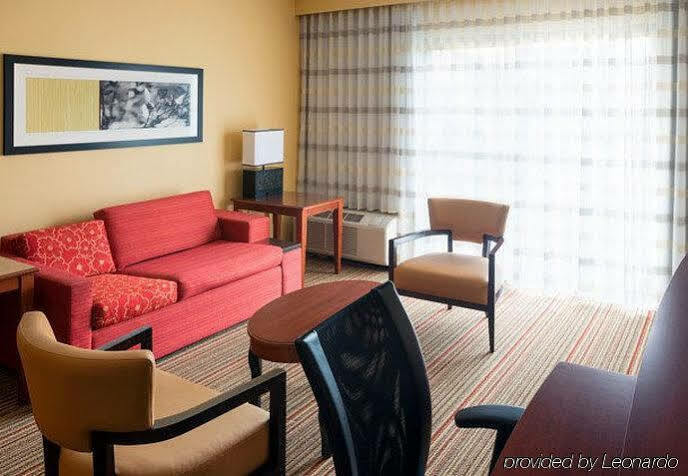 Courtyard By Marriott Indianapolis Airport Hotell Exteriör bild
