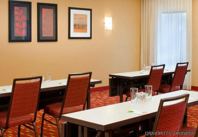 Courtyard By Marriott Indianapolis Airport Hotell Exteriör bild