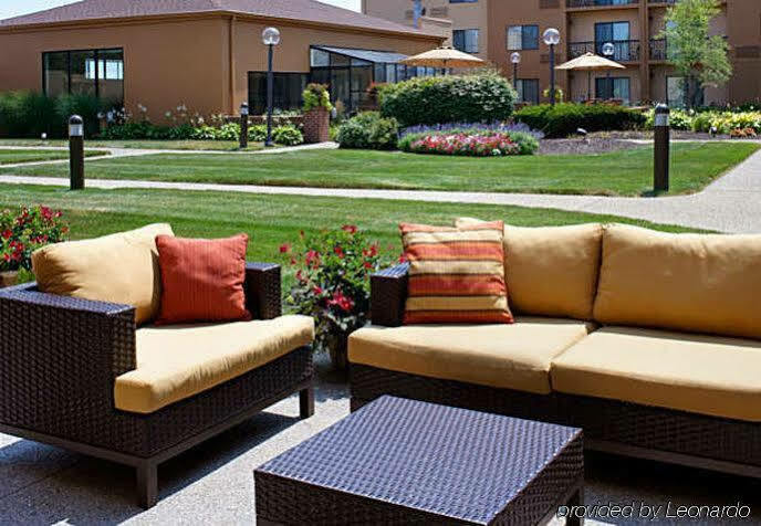 Courtyard By Marriott Indianapolis Airport Hotell Exteriör bild